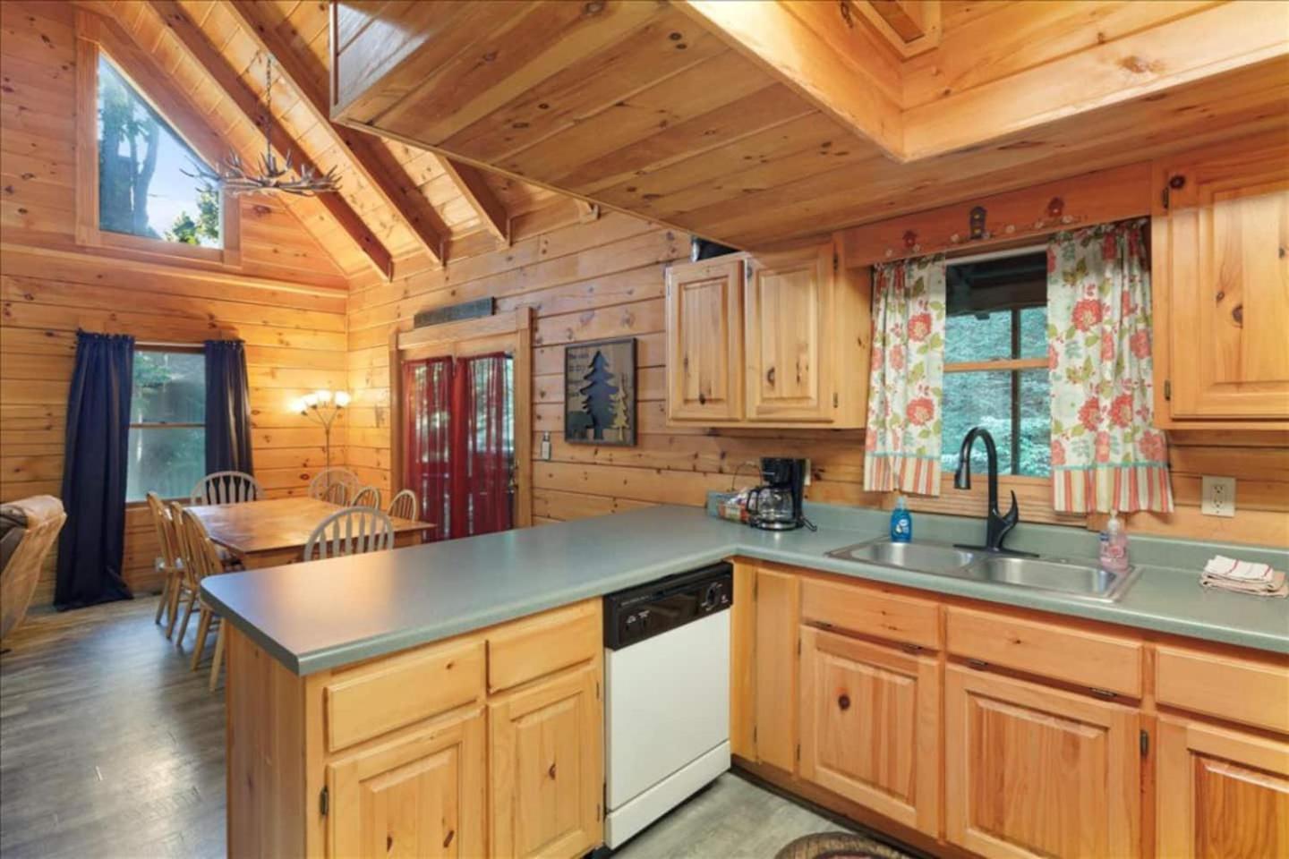 5Br Smoky Cabin Hot Tub, Games, 1 Mi To Parkway Pigeon Forge Buitenkant foto