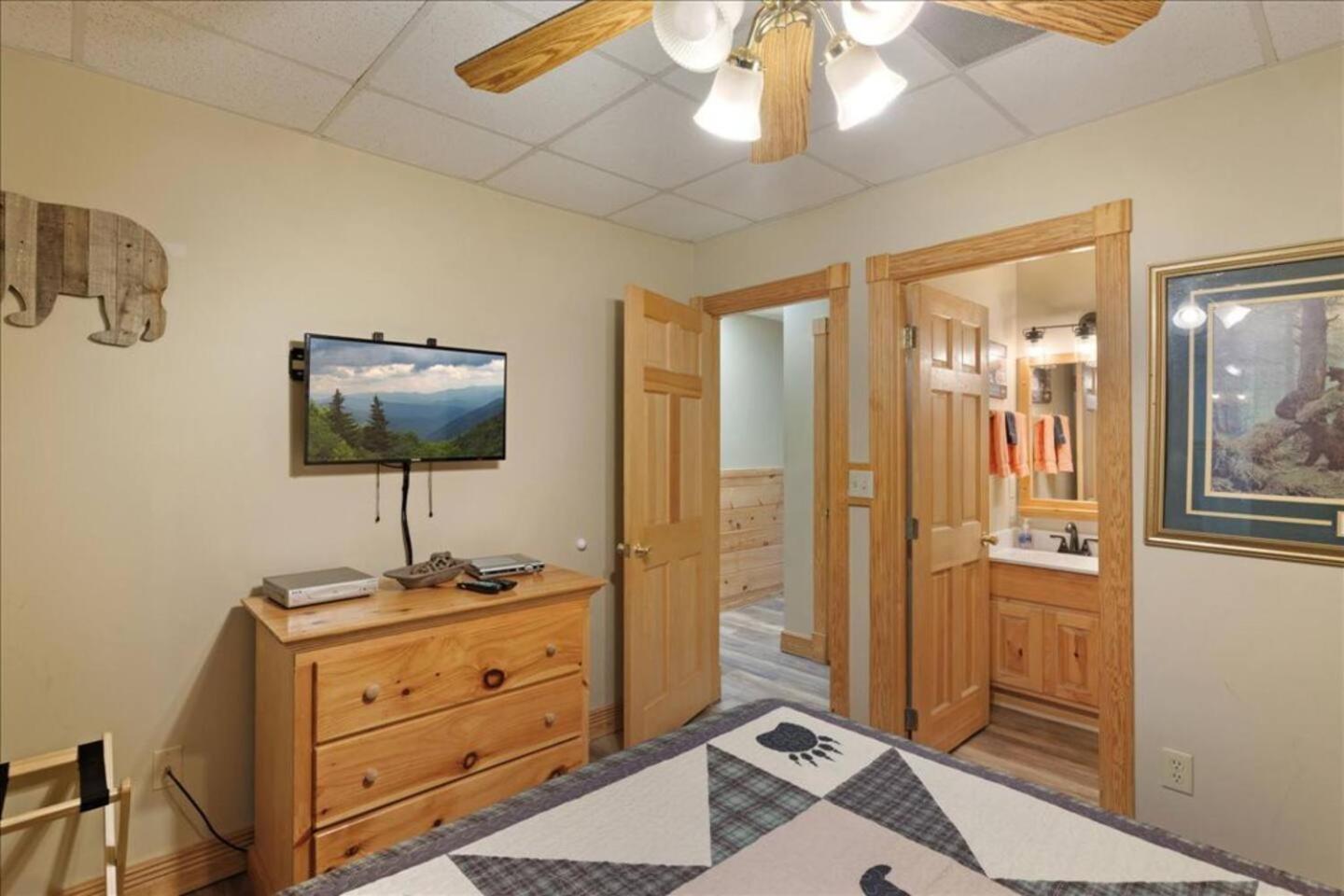5Br Smoky Cabin Hot Tub, Games, 1 Mi To Parkway Pigeon Forge Buitenkant foto