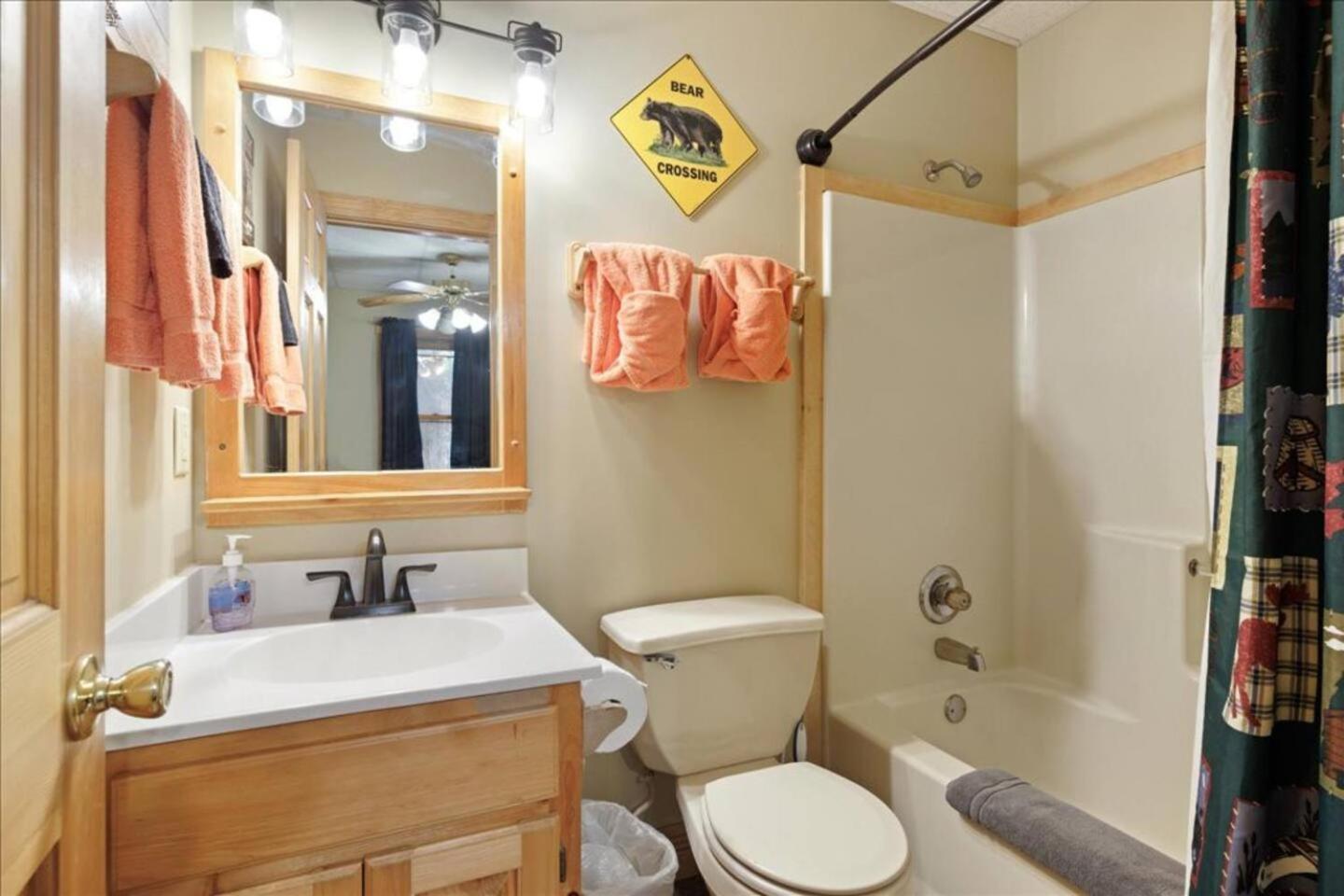 5Br Smoky Cabin Hot Tub, Games, 1 Mi To Parkway Pigeon Forge Buitenkant foto