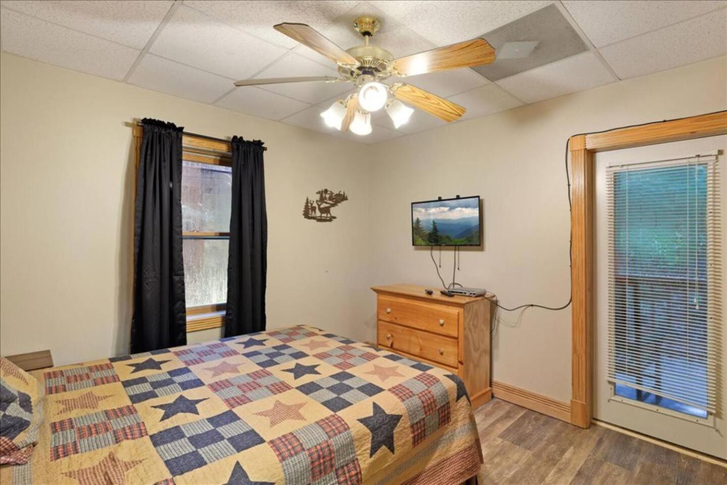 5Br Smoky Cabin Hot Tub, Games, 1 Mi To Parkway Pigeon Forge Buitenkant foto