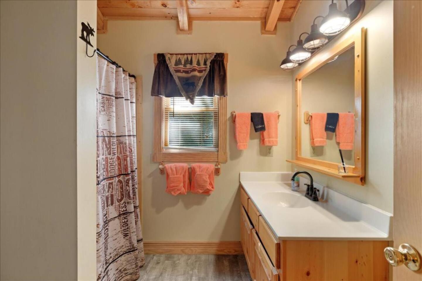 5Br Smoky Cabin Hot Tub, Games, 1 Mi To Parkway Pigeon Forge Buitenkant foto