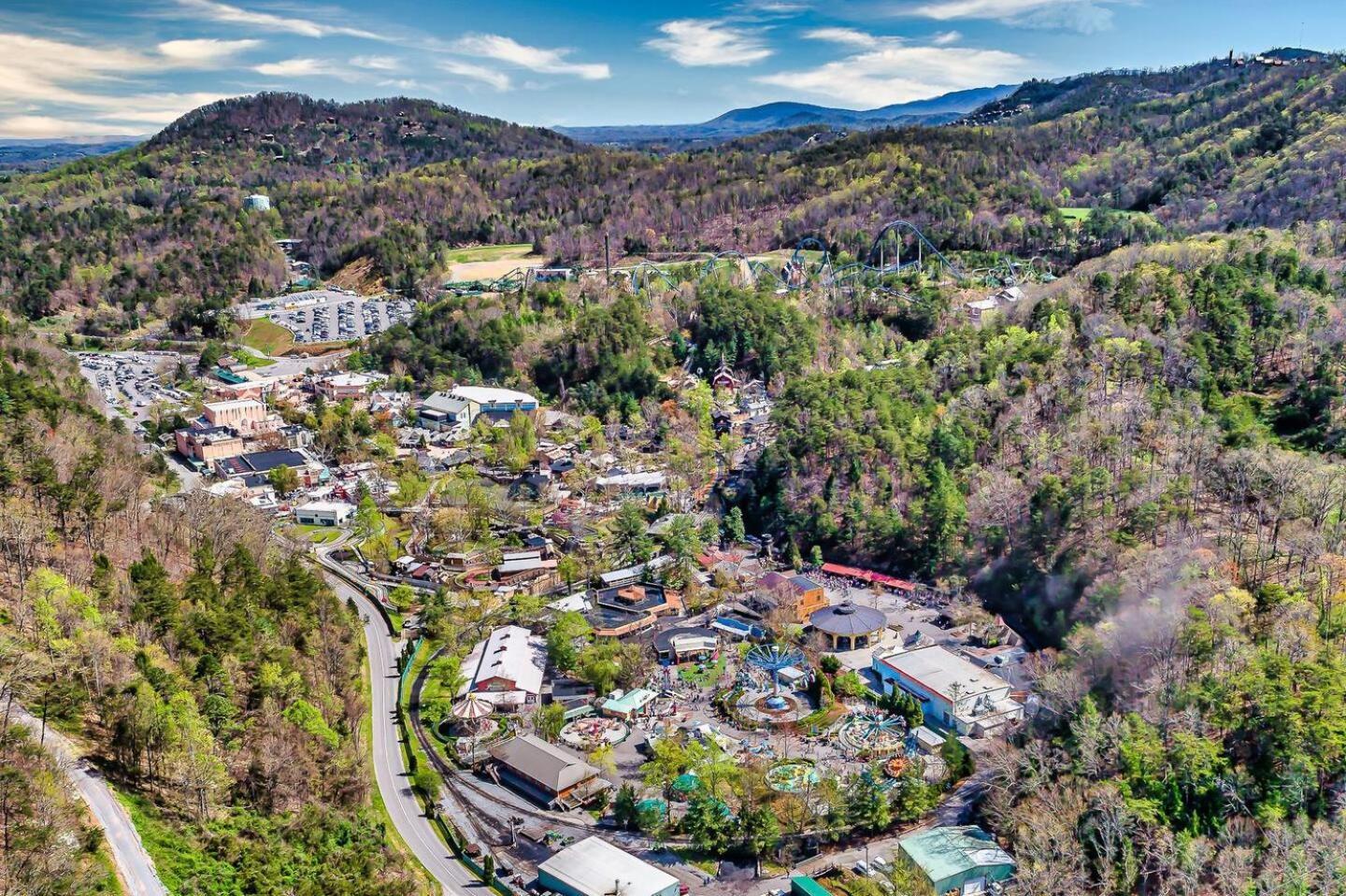 5Br Smoky Cabin Hot Tub, Games, 1 Mi To Parkway Pigeon Forge Buitenkant foto