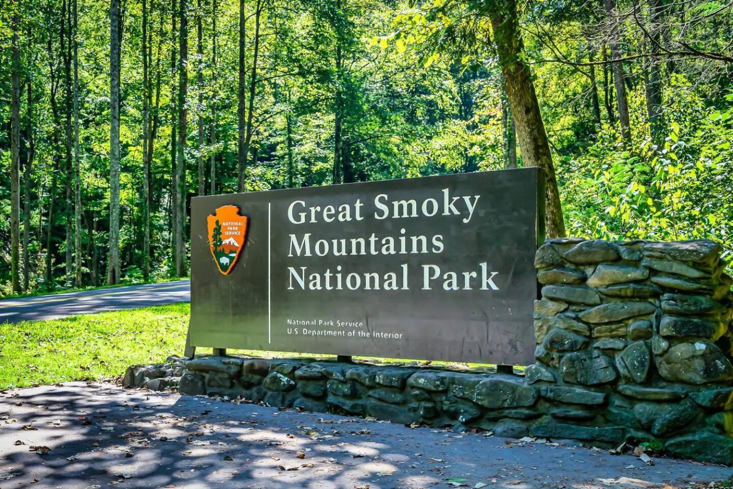 5Br Smoky Cabin Hot Tub, Games, 1 Mi To Parkway Pigeon Forge Buitenkant foto